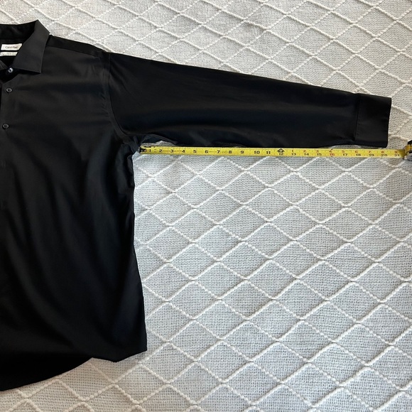 Calvin Klein Men’s Performance Black Button Down Dress shirt. 17 1/2 - Picture 6 of 11